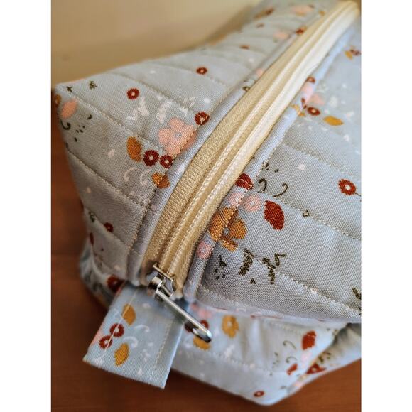 NEW Personalized / Quilted/ Handmade BOXY BAG! Cornflowers - Picture 6 of 13